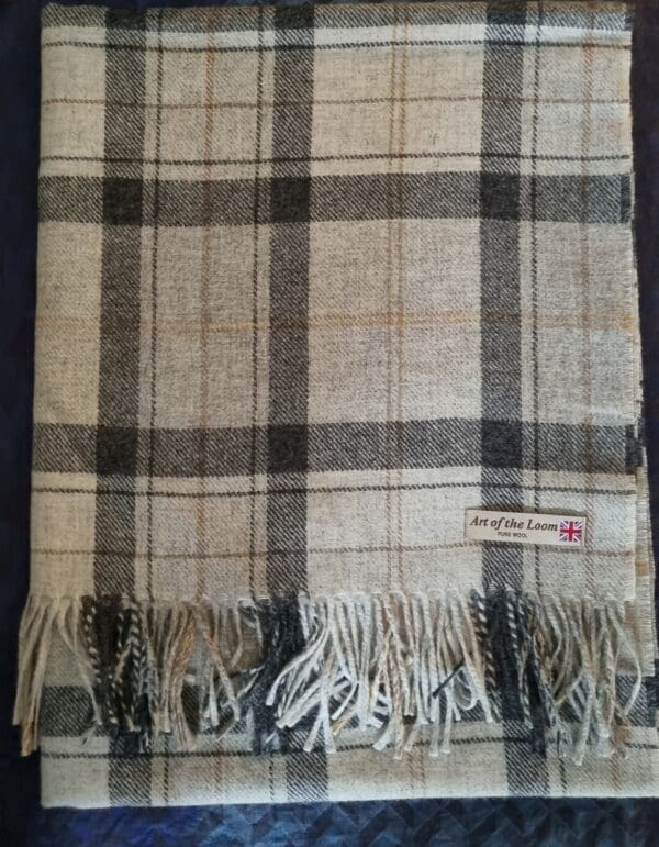 Winter Sky, rutete ullpledd fra Art of the Loom i vinterlige toner - Bilde 2