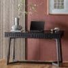 Boho Boutique, lekkert matt sort skrivebord i mangotre - Bilde 2