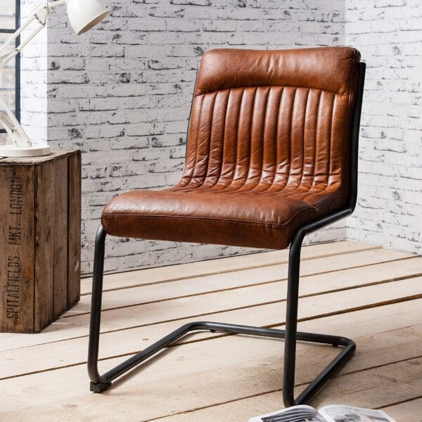 Capri, kontor/spisestuestol i vintage brunt skinn og jern