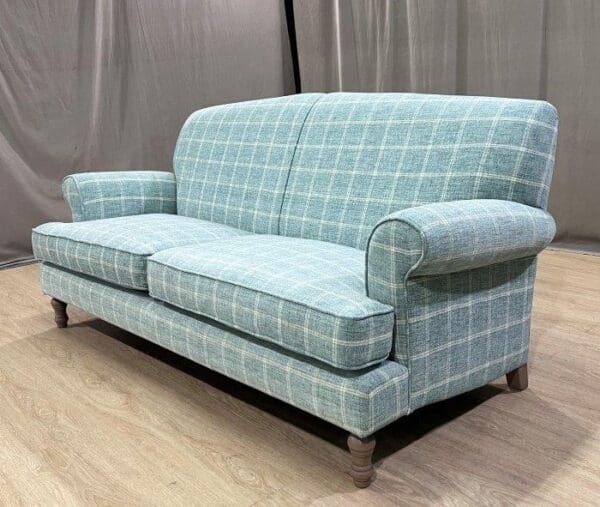 Huelva, klassisk sofa i valgfritt møbelstoff - Bilde 2