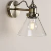 Isaac, industriell vegglampe med glasskjerm