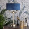 Sorrento, bordlampe i antikk messing og blå fløyelsskjerm - Bilde 7