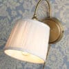 Hemsley, klassisk vegglampe med silkeskjerm - Bilde 4
