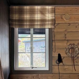 Devon Fudge, landlig rutete ullstoff i beige toner