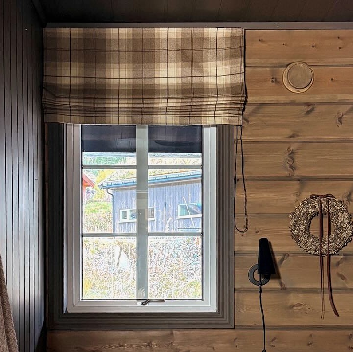 Devon Fudge, landlig rutete ullstoff i beige toner