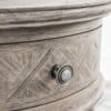 Mustique, rundt sidebord/nattbord med en skuff i rustikk finish - Bilde 3
