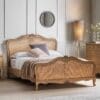 Chic, rustikk sengeramme i flettet rattan