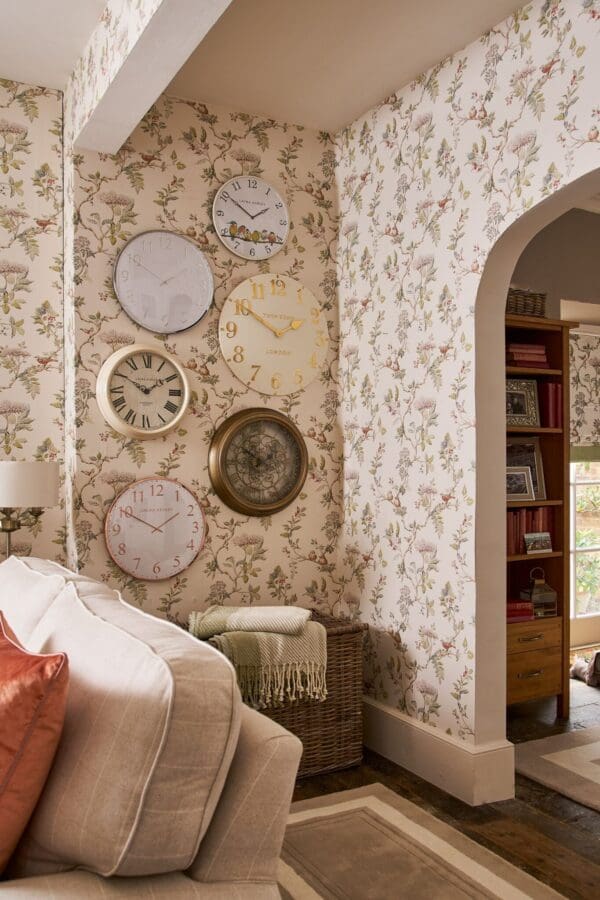 Elderwood, landlig tapet i høsttoner fra Laura Ashley