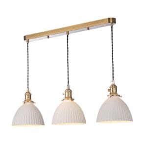 Hadano, landlig taklampe i messing med 3 hvite keramikkskjermer