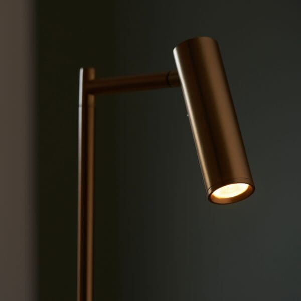 Reader, minimalistisk leselampe i messing - Bilde 4