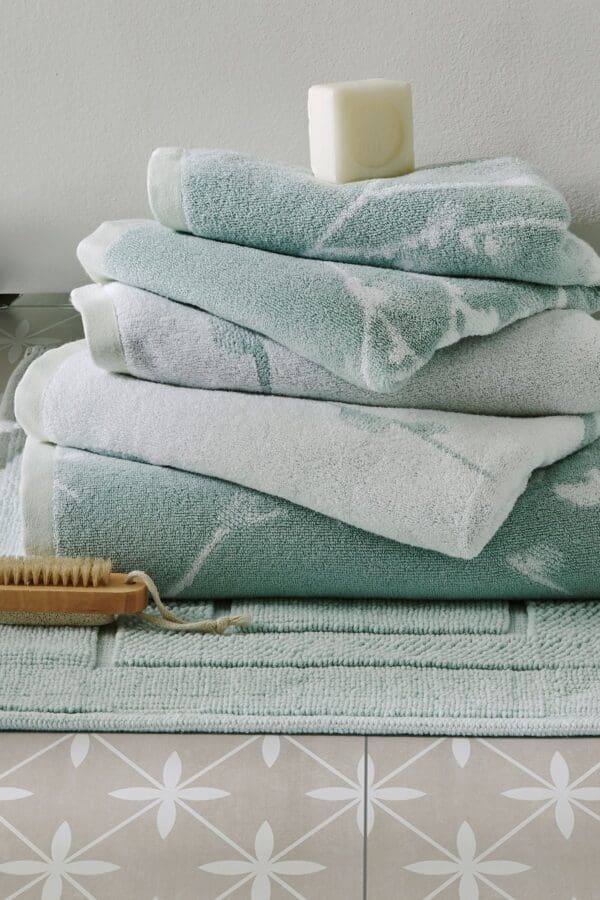 Pussy Willow, håndklær med gåsunger fra Laura Ashley i duck egg - Bilde 2