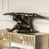 Keswick Man, skulptur av naken mann i antikk bronse finish