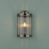 Harrington, vegglampe i antikk messing og glass fra Laura Ashely