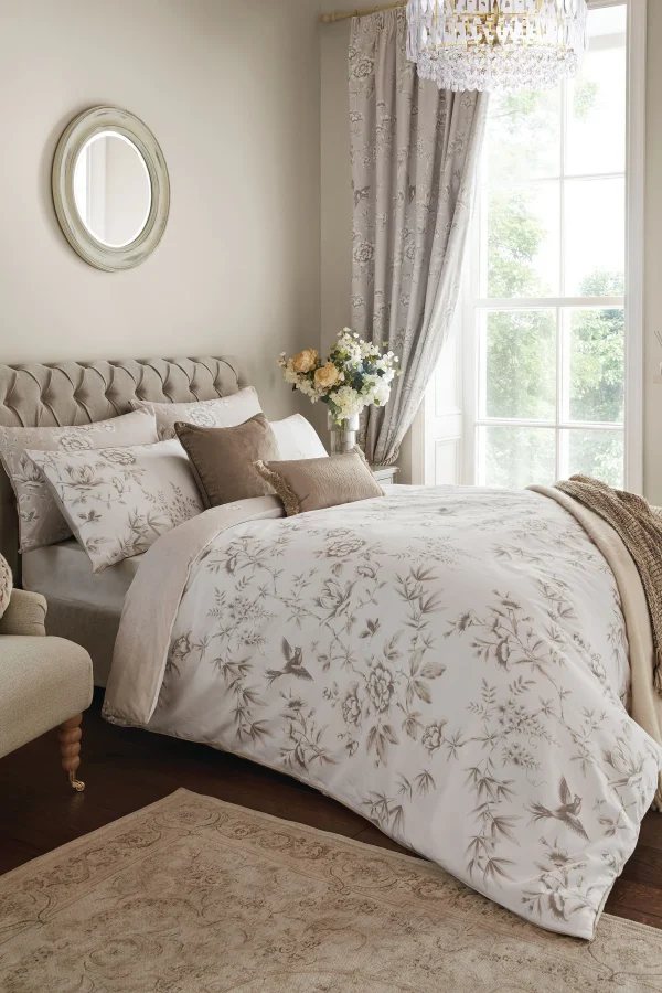 Rowsham, elegant, blomstrete sengesett i naturtoner fra Laura Ashley  - Bilde 4