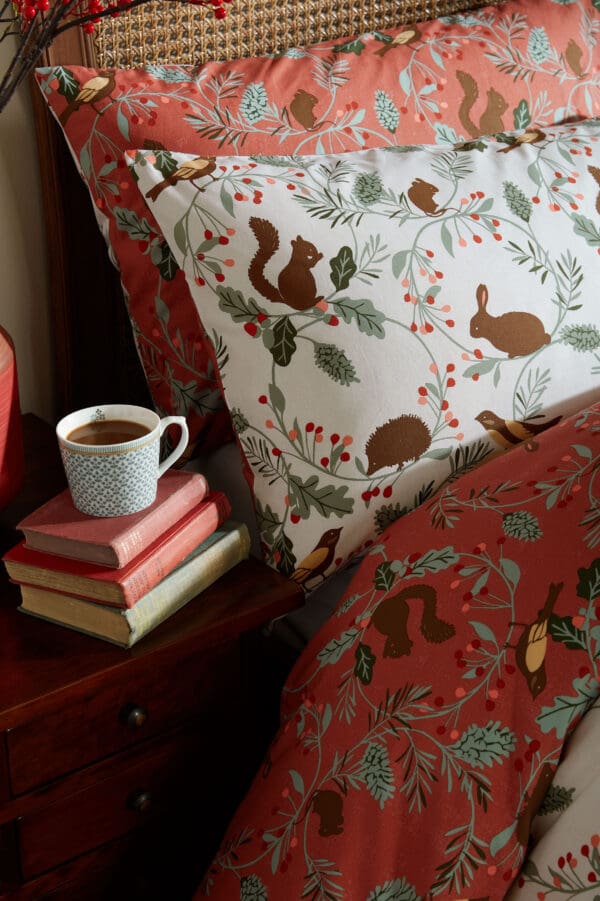 Autumnal Woodland, høstlig sengesett med ekorn fra Laura Ashley - Bilde 2