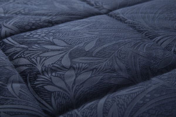 Barley, elegant sengeteppe  i preget midnattsblå fløyel fra Laura Ashley - Bilde 2