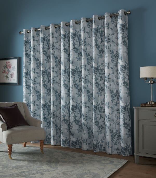 Millhayes, lystette gardiner med delikat mønster i blått fra Laura Ashley - Bilde 2
