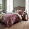Pussy Willow, sengesett med gåsunger i plommelilla fra Laura Ashley