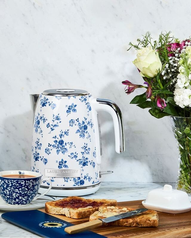 China Rose vannkoker i bl&aring;tt fra Laura Ashley