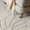 Laura Ashley Coleby Petals, stilrent gulvteppe i kremfarget ull - Bilde 4