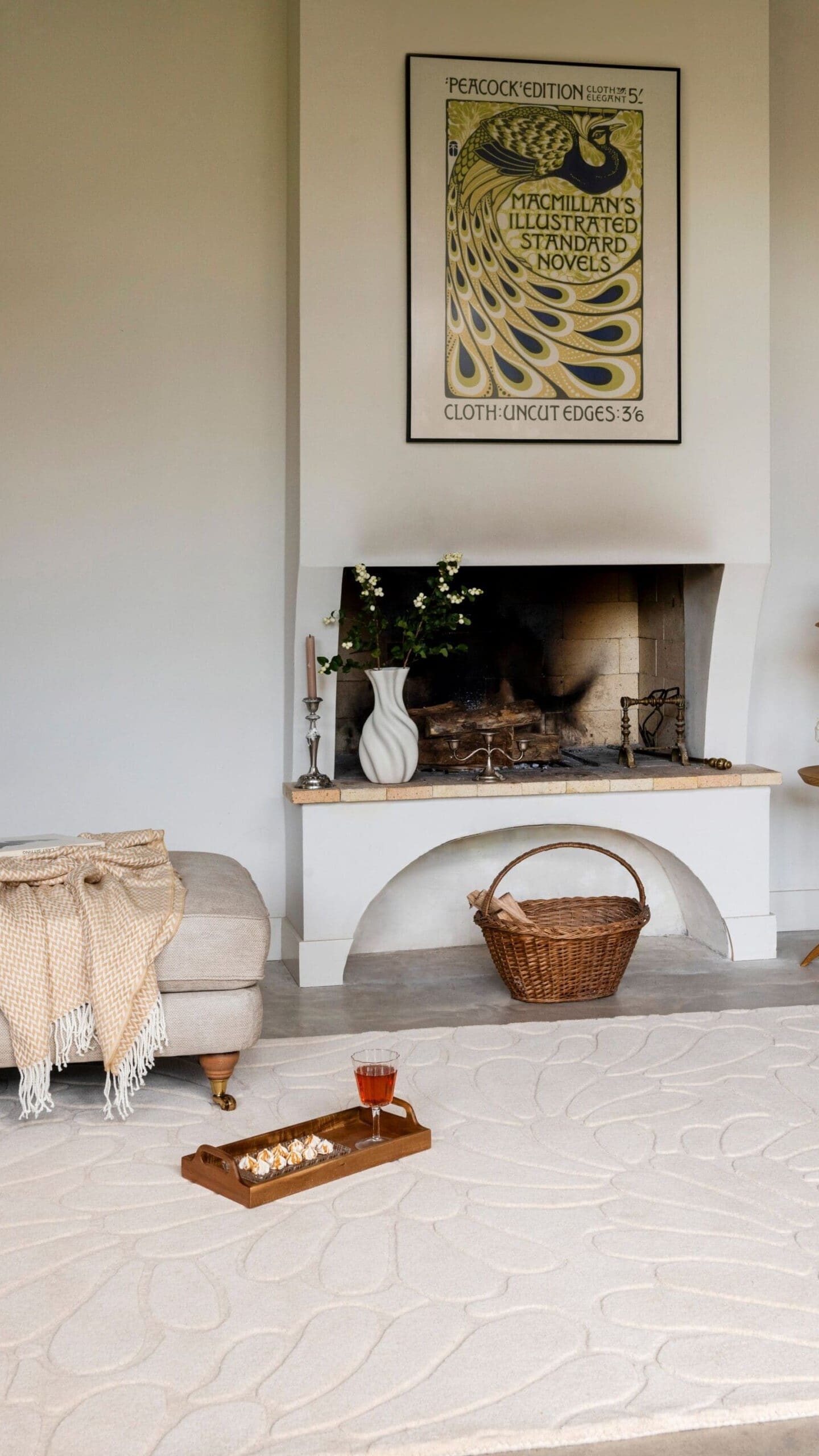 Coleby petals kremfarget gulvteppe i ull fra Laura Ashley