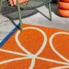 Orla Kiely, Linear Stem retro utendørsteppe i orange - Bilde 3