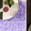 A la Carte feuilles, akrylbelagt spisebrikke med blomster i lilla - Bilde 2