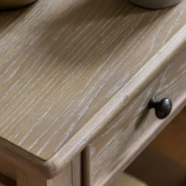 Artisan, nattbord med en skuff i kalkvasket eik - Bilde 3