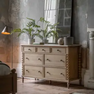 Artisan stor kommode med 7 skuffer i kalkvasket eik