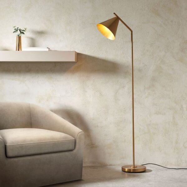 Cape moderne stilren gulvlampe i antikk messing