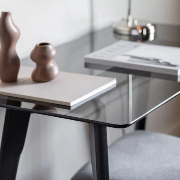 Blair, minimalistisk skrivebord i sotfarget glass og svart eik - Bilde 2