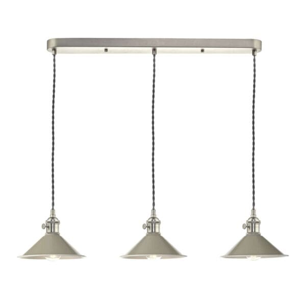 Hadano, landlig taklampe, med 3 beige metallskjermer