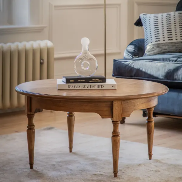 Highgrove klassisk rundt salongbord i brunt tre
