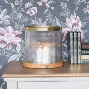 Stor lyslykt i ribbet glass fra Laura Ashley