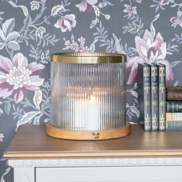 Stor lyslykt i ribbet glass fra Laura Ashley