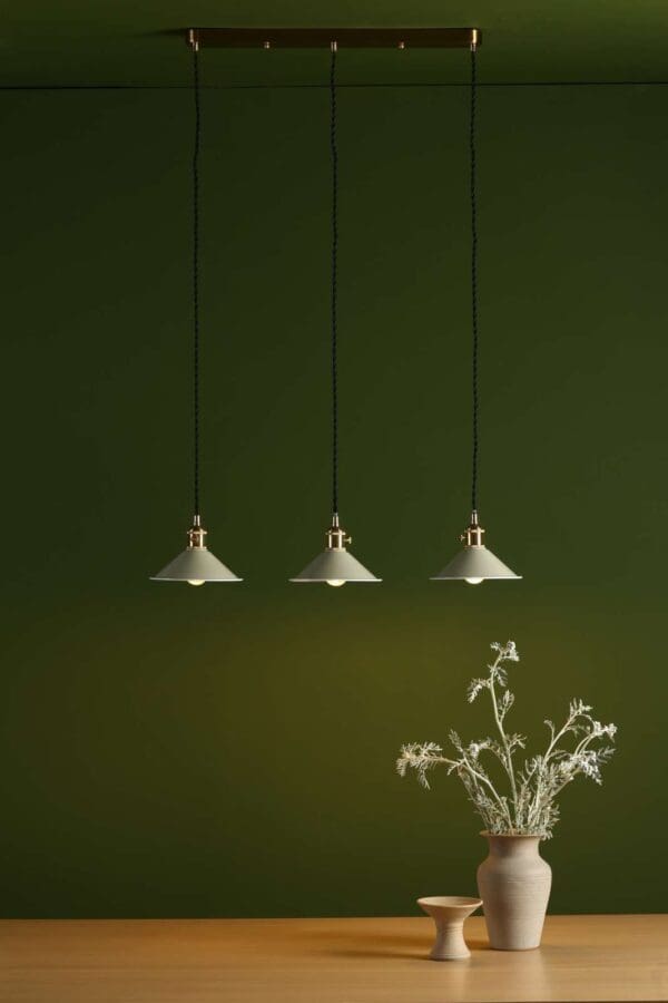 Hadano, landlig taklampe i messing med beige metallskjermer - Bilde 2