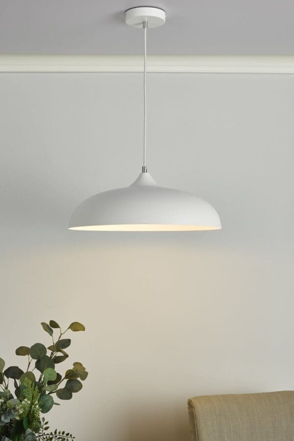 Kaelan retro taklampe i matt hvitt metall