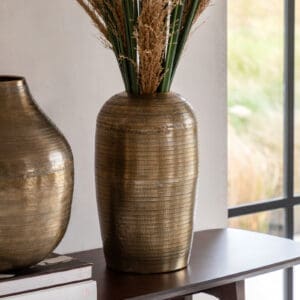Zahara, rustikk banket vase i messingfarget aluminium H38cm