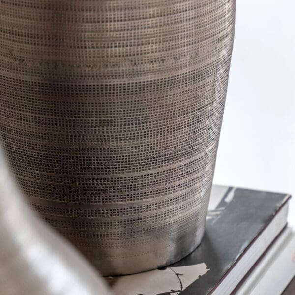 Zahara, rustikk banket vase i sølvfarget aluminium H38cm - Bilde 2