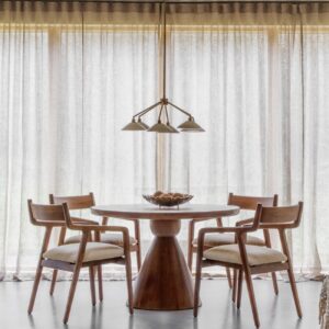 Monterey moderne rundt spisebord i brunbeiset mangotre