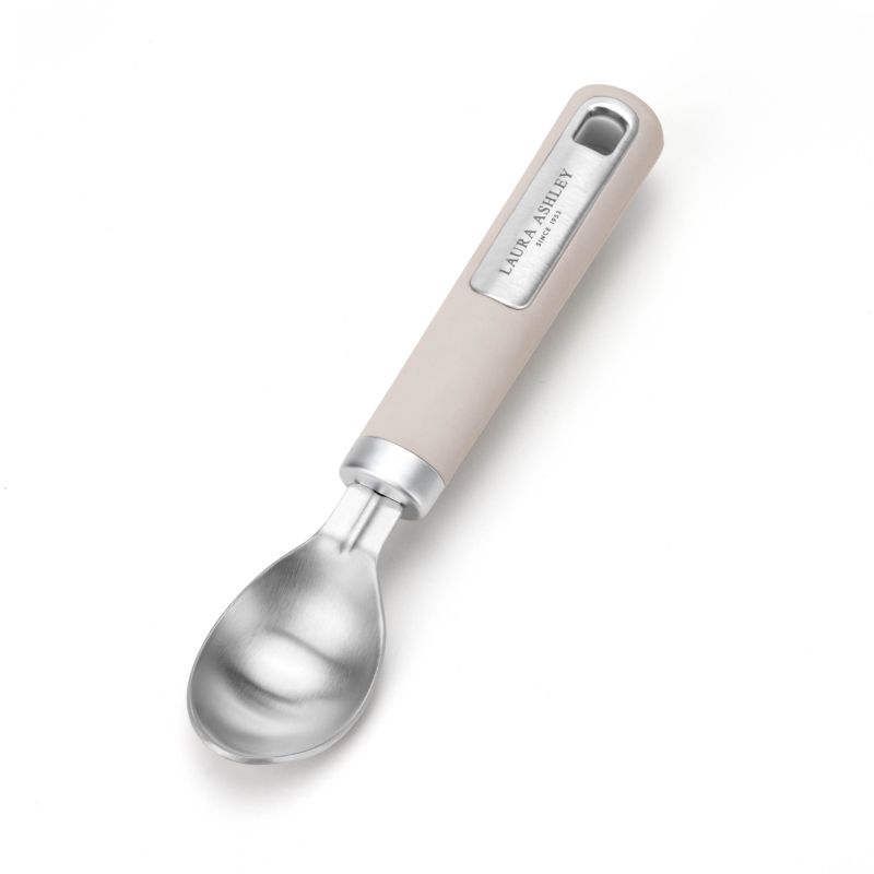 Isskje med duegrått keramikkhåndtak fra Laura Ashley