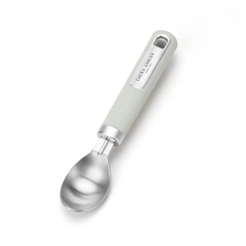 Isskje med salviegrønt keramikkhåndtak fra Laura Ashley