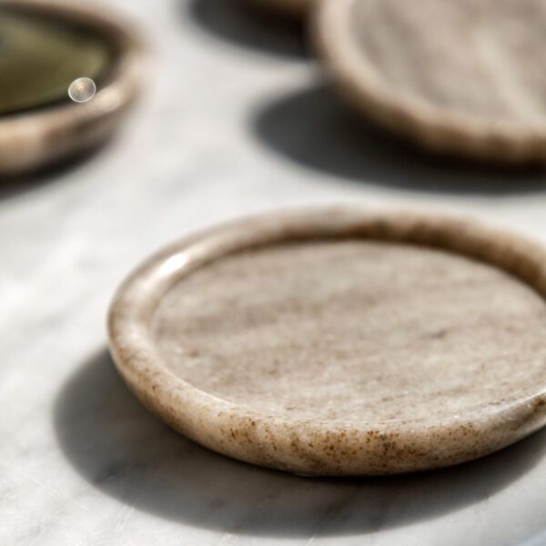Novi,runde glassbrikker i beige marmor - Bilde 3