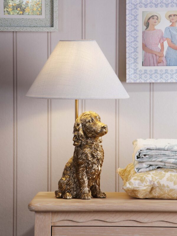 Cocker, hundelampe i gull med skjerm fra Laura Ashley