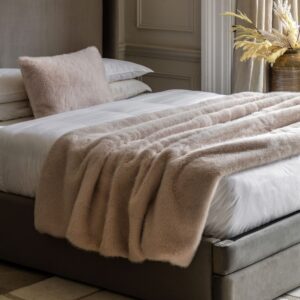 Maple stort pelspledd i beige
