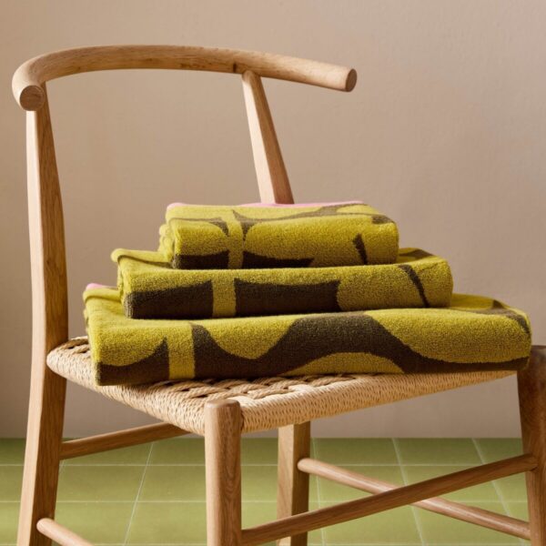Wildflower retro håndklær i gult og grønt fra Orla Kiely