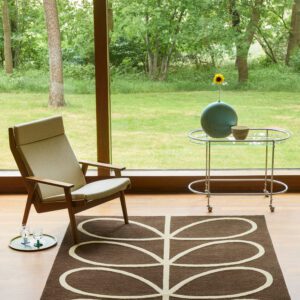 Giant linear Stem retro gulvteppe i brunt fra Orla Kiely