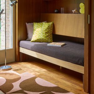 Flower prism retro gulvløper i rosa fra Orla Kiely
