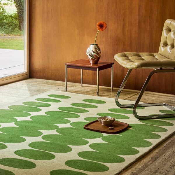 Optival Oval moderne gulvteppe i grønt og kremfarget ull fra Orla Kiely