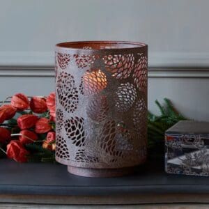 Pinecone, lyslykt med kongle cut out i rustikk bronsefinish